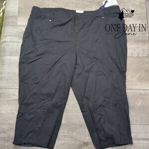 Croft & Barrow Plus Size Mid Rise Capri Pants Size 24W
